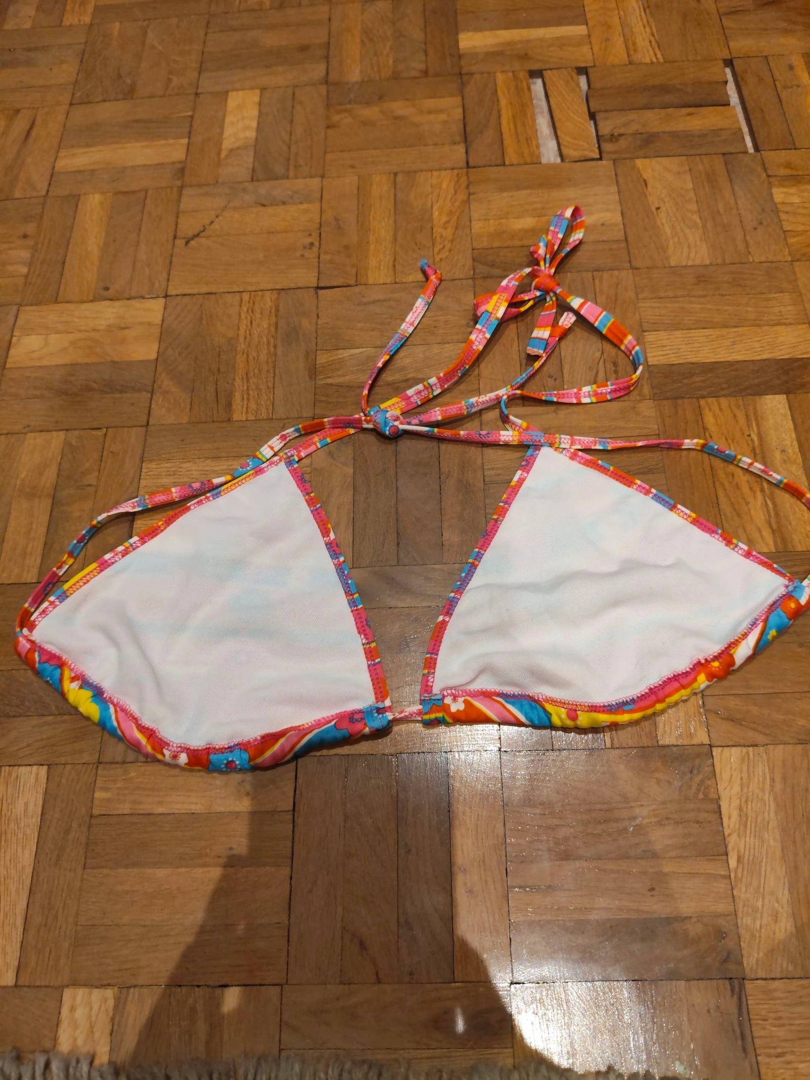 Creator-Bikini voor dames L/XL 3-delig met kleurrijk en bloemerig gestreept en margrietschabloon – photo 5